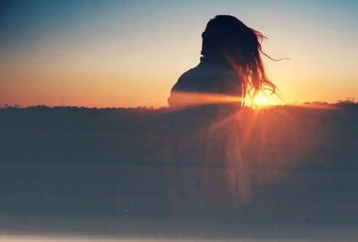 伤感的句子唯美短句子_晶羽文学网