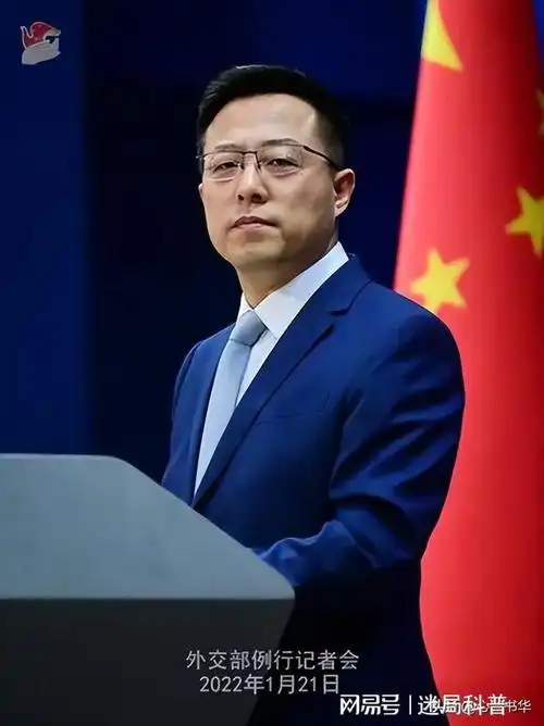 果然又帅又有才的都"上交"给国家了!没想到汪文斌年轻时这么帅