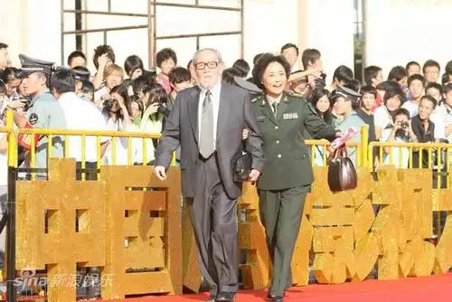 图文第13届华表奖红毯葛存壮和庞敏