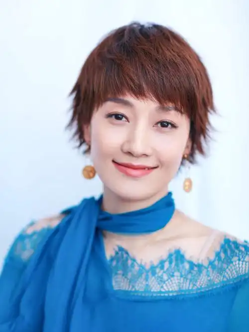 马伊琍蓝色长裙优雅写真图片