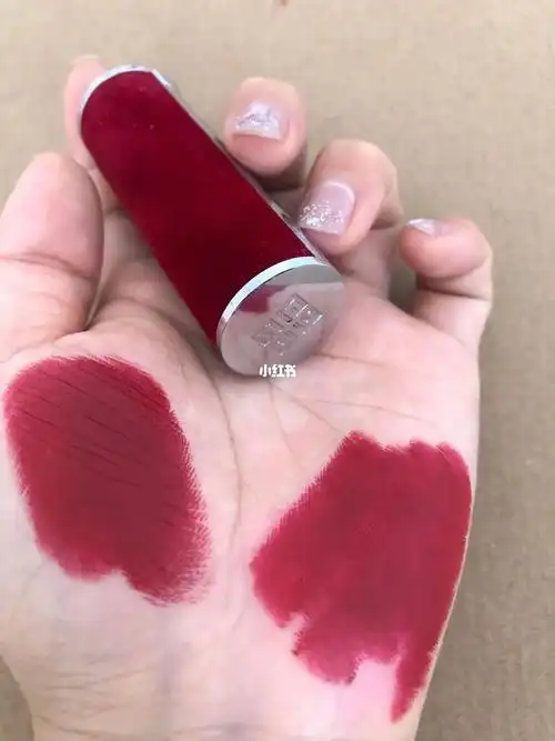 纪梵希红丝绒n37_红丝绒_纪梵希怎么样_口红试色_百搭_美妆_彩妆_唇妆