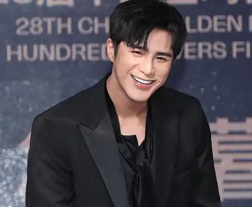 有着歌手梦想的演员姜潮