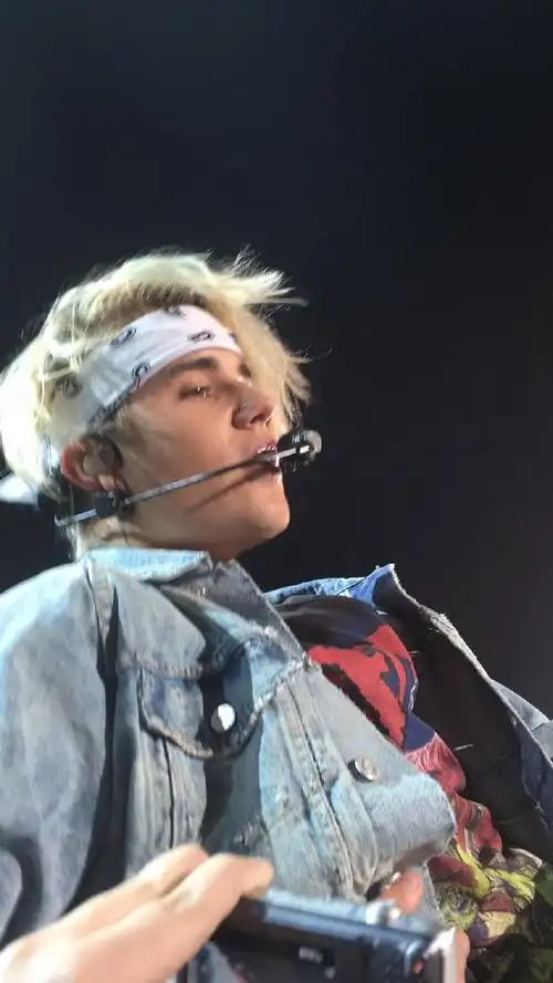 贾斯汀比伯美图#分享一组purpose tour的照片永远爱你@justinbieber