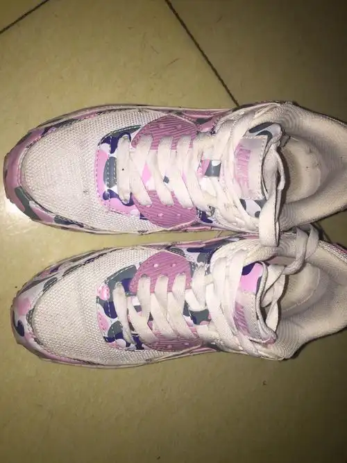 女生们都洗鞋吗?