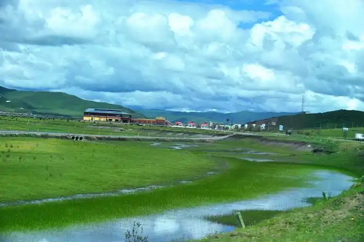 红原草原月亮湾