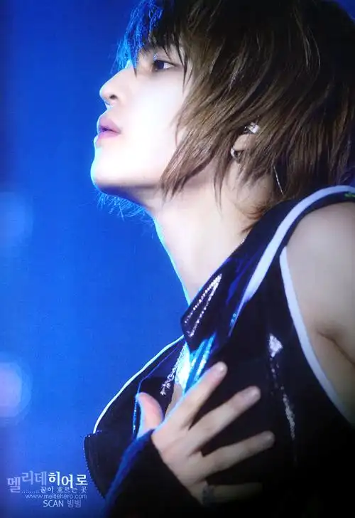 展开全部 金在中,无可挑剔的侧脸