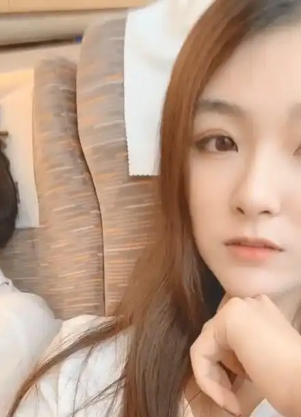 女头多张一人真实点的生活照,一个小姐姐多张照片哪里找?