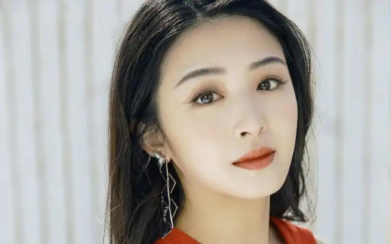 张含韵时尚魅力写真图片桌面壁纸