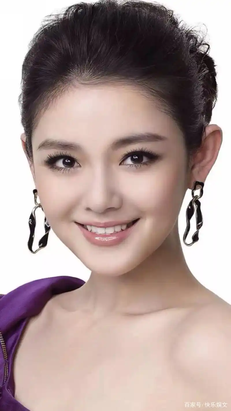 大s招牌笑容照,亲切可爱