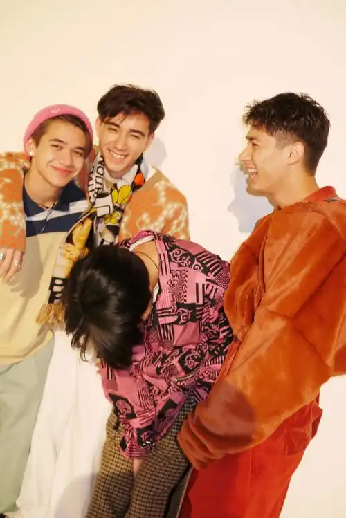 intersection 米卡 和马 庆怜 威廉