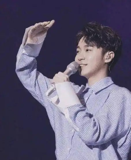 不仅如此,杨宗纬曾经还在某社交平台上内涵过吴青峰和刘宇宁,这样的