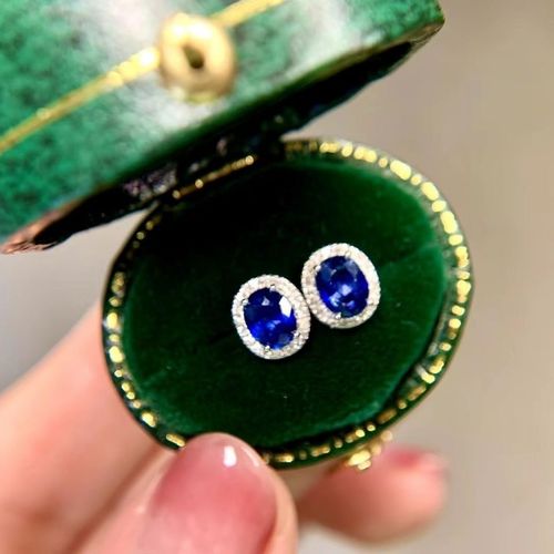 蓝宝石耳钉天然蓝宝石 矢车菊颜色 超美经典围镶