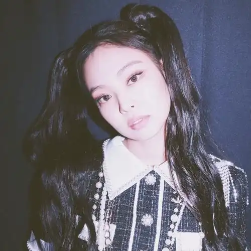 头像 盘点jennie这些年的双马尾造型