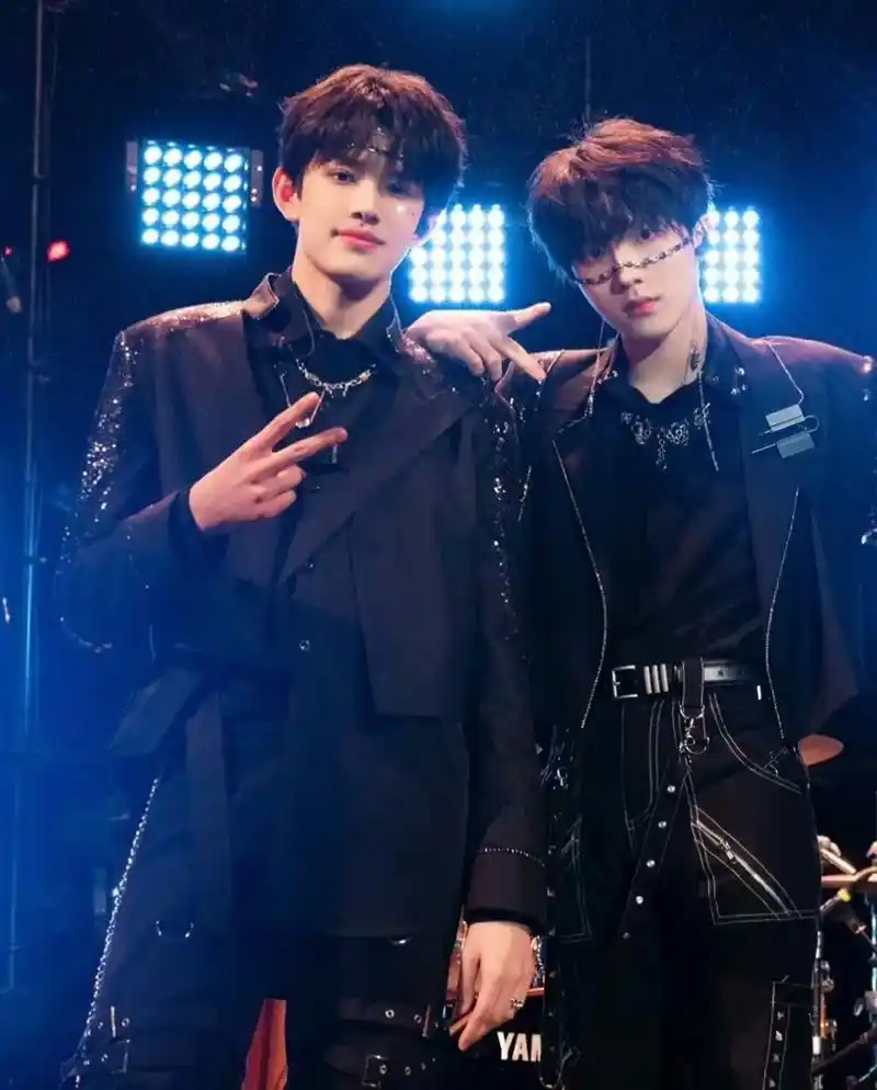 苏新皓 #张极 #朱志鑫 #皓极 #苏朱 问铲妈个问题,你 - 抖音