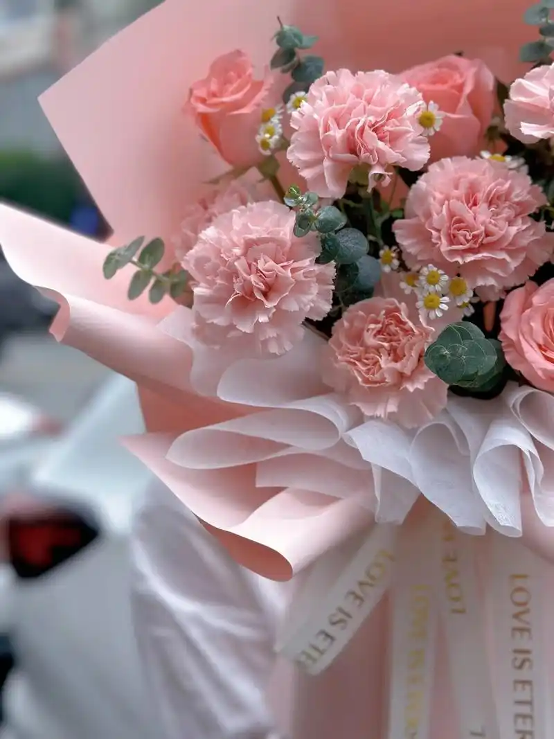 母亲节粉玫瑰粉色康乃馨混搭花束 母亲节到了,希望这个性价比比较高的