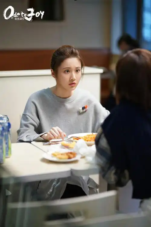 小兰花娱乐演员张慧雯欢乐颂5热播何悯鸿频上热搜热度持高