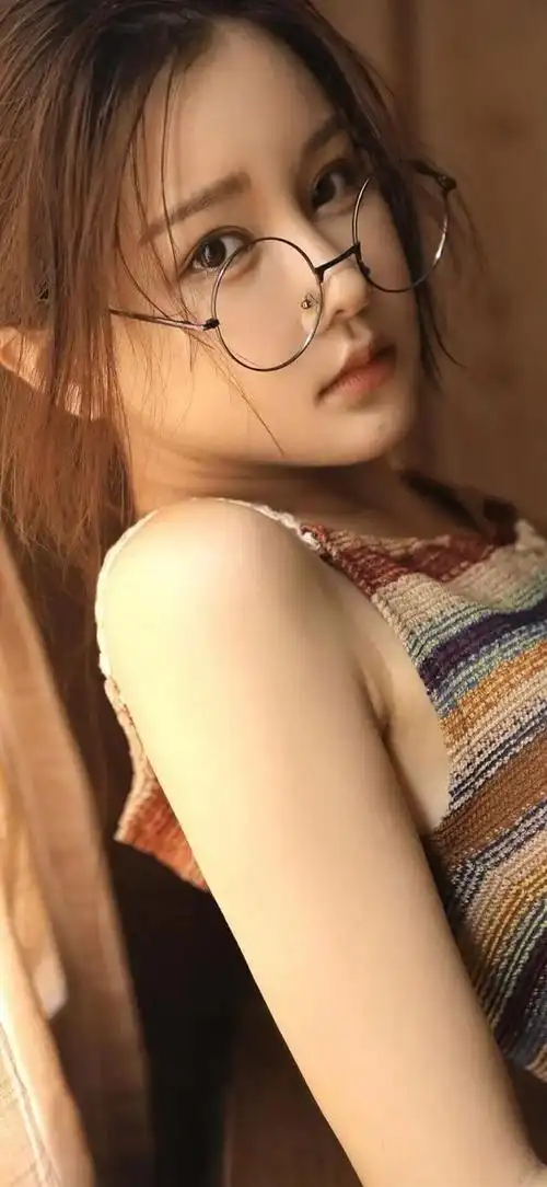 「微量壁纸」——163期,清新美女高清全屏壁纸