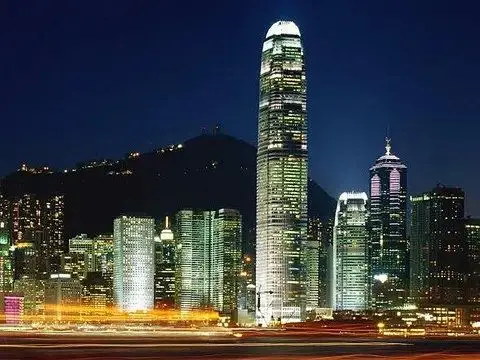 叛国报纸迎末日现场惨淡香港的朋友很开心他们正在开香槟