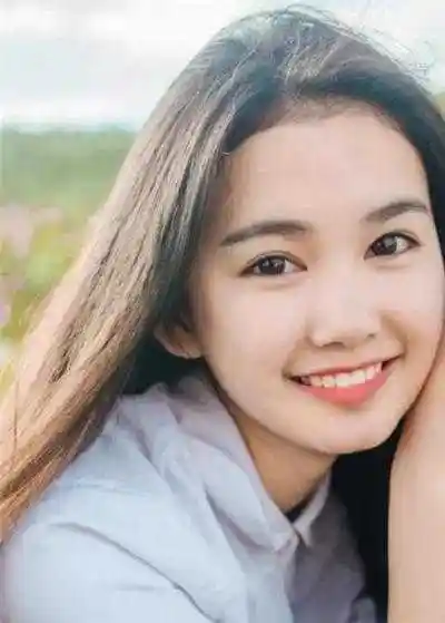 学生长发直发发型,文艺清新少女风