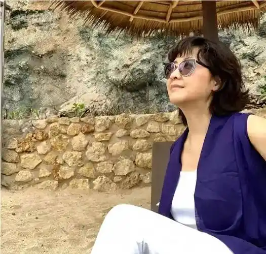 原创看了70岁朱琳的近照我才知道什么叫天生丽质即使老了她依然迷人