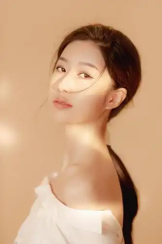 吴映香《荒城故》| 歌声讲述一段动人故事