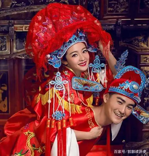 古代女子十三四岁就嫁人,不结婚会有处罚,甚至还会牵连父母!