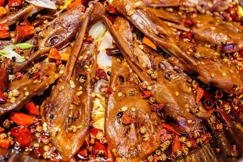 这家按盆上的香辣鸭头套餐仅需399元正宗四川风味吃过的都说好