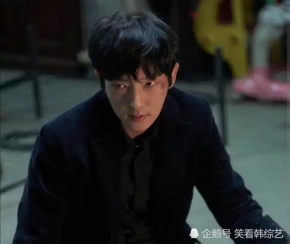 恶之花李准基犹如电影般的幕后剧照通过照片展现演技