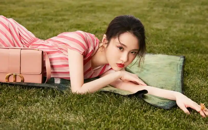 图片来自用户"知恩报恩"投稿分享  上一张 下一张 简介 张慧雯精致