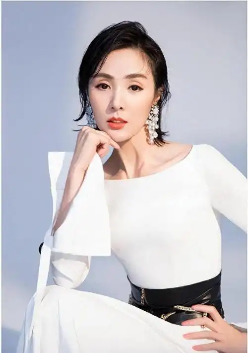 她是娱乐圈"最干净"的女演员,0绯闻,50岁仍是观众心中女神