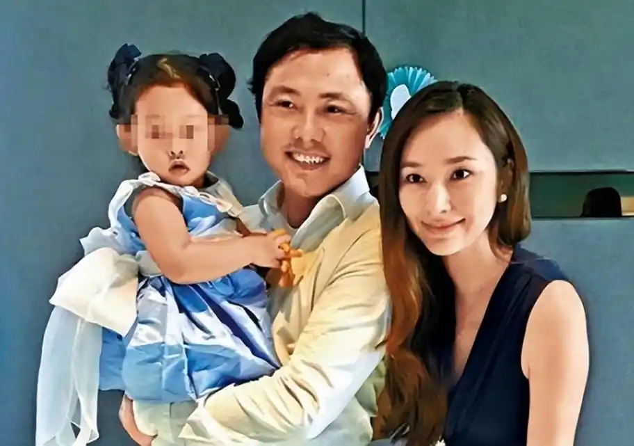 吴佩慈未婚夫纪晓波定性为恶势力团伙首脑,她上月低调庆生拒绝表态_腾