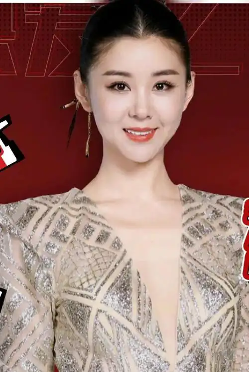 李小萌,美艳动人,端庄大方的写真照!__财经头条