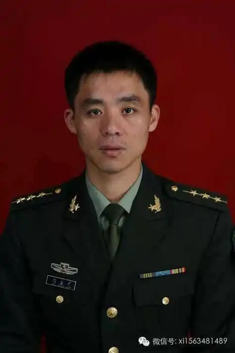 上尉  也是军官一点点爬上去的,那一般担任正连/副营职.