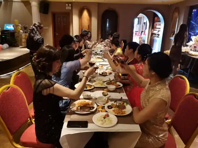 其它 【旗袍女人】———圣保罗酒庄名媛酒会 写美篇