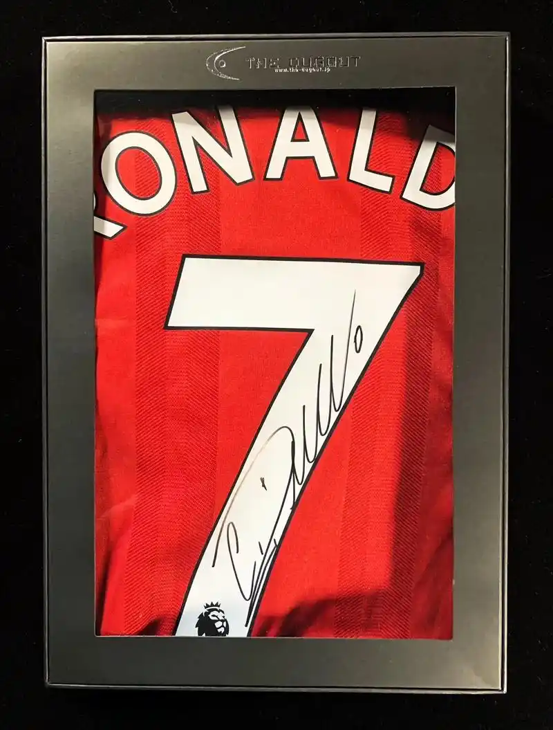 c罗亲签球衣 c罗签名球衣 c罗曼联签名球衣,曼联21-22 - 抖音