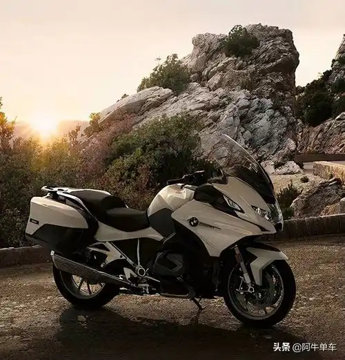 近日,bmw宝马摩托车在国内正式发布上市了新款的r 1250 rt:——点击蓝