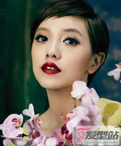 女生时髦油头短发 干练利落比男生帅三分_发型站_最新流行发型设计