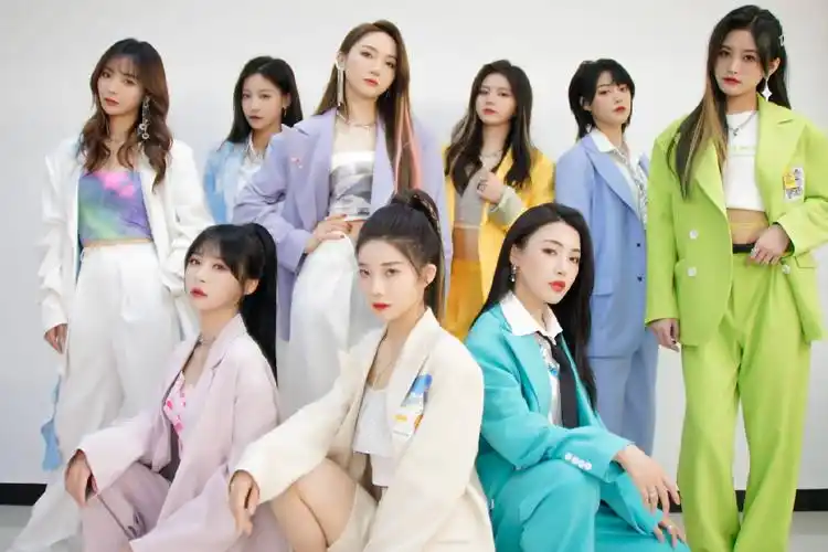 金曲青春snh48丝芭家族演绎什么是快乐星球传递快乐能量