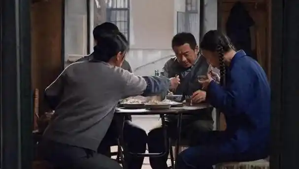 《南来北往》马燕根本不知道,马魁极力阻止她和汪新交往的真相