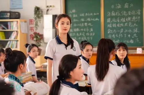 《薄荷之夏》开播 李祎凡饰秦可儿被赞"校园初恋脸"