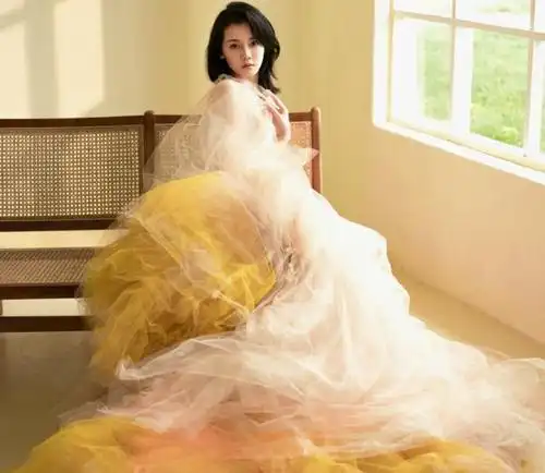 苗苗婚后婚纱照曝光身材高挑颜值貌美郑恺的留言甜到粉丝