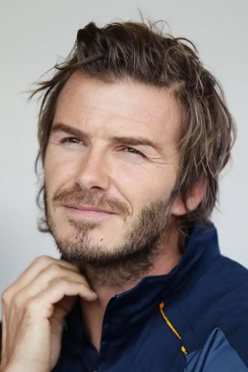 小贝络腮胡须随队抵悉尼_高清图集_新浪网