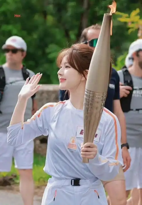 赵露思tiktok浏览量破120亿,中国艺人海外人气第一|抖音|音乐软件