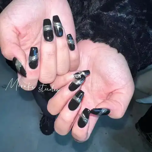 美甲暗黑系美甲