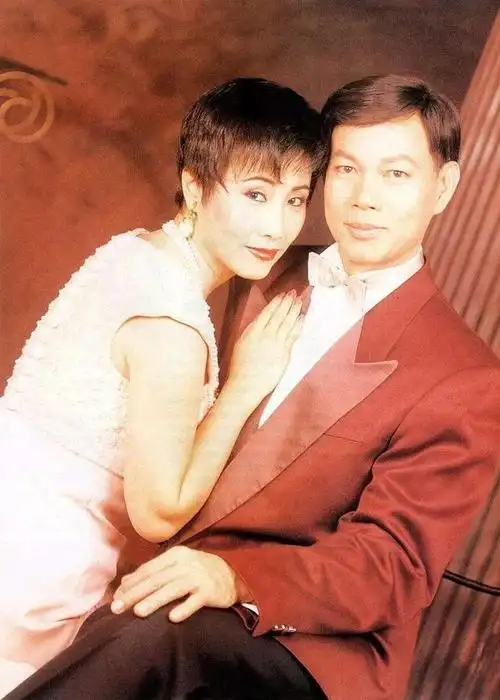 他追了她21年,61岁她终于下嫁于他.11年过去,原来这才是爱情!