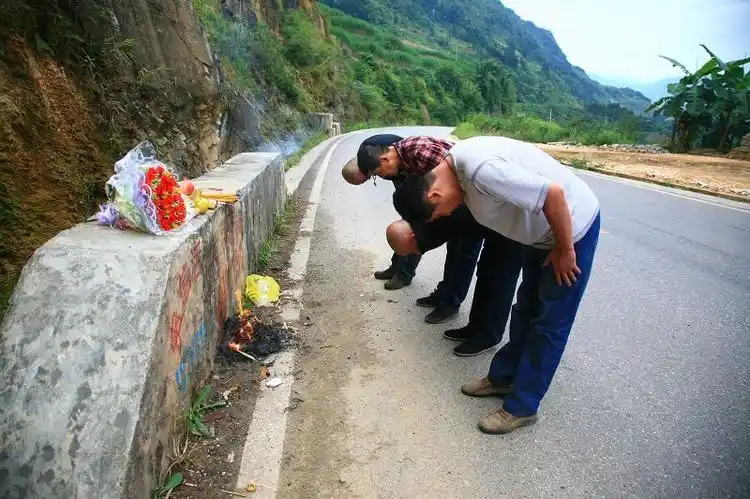 (原创)为烈士"洗澡"的英雄重返战地清洗站 - 老山魂 - shizhengde 的