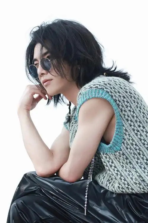 华晨宇这帅气长卷发这真的很火星啊