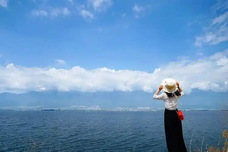 作者:晚君 · 主播:吉米来源:每晚一卷书(id: jyxz89896)沉住气,耐下