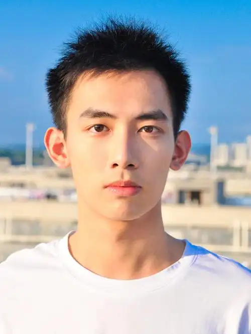 16615这组照片是我们晴天在天台拍摄的一组照片,在        天台