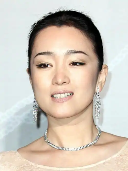 巩俐显胖了,但还是美丽,动人